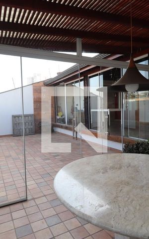 Casa à venda com 472m², 4 quartos e 5 vagasQuintal