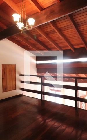 Casa à venda com 472m², 4 quartos e 5 vagasDescanso Andar Superior