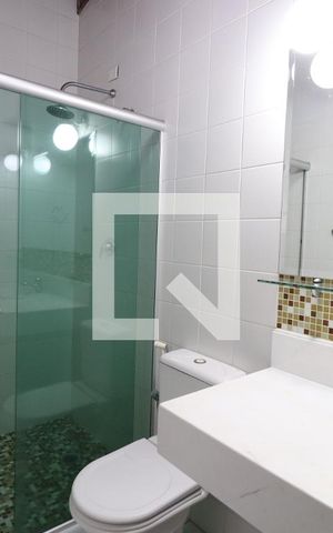 Casa à venda com 472m², 4 quartos e 5 vagasBanheiro da Suíte 1
