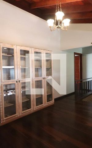 Casa à venda com 472m², 4 quartos e 5 vagasDescanso Andar Superior