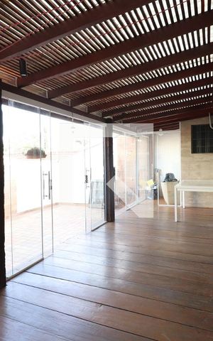 Casa à venda com 472m², 4 quartos e 5 vagasQuintal