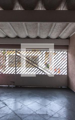 Casa à venda com 169m², 3 quartos e 3 vagas Casa à venda com 169m², 3 quartos e 3 vagasVista sala de estar