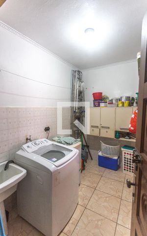 Casa à venda com 169m², 3 quartos e 3 vagas Casa à venda com 169m², 3 quartos e 3 vagasÁrea de serviço