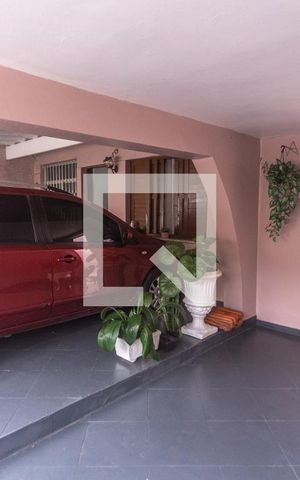 Casa à venda com 169m², 3 quartos e 3 vagas Casa à venda com 169m², 3 quartos e 3 vagasGaragem