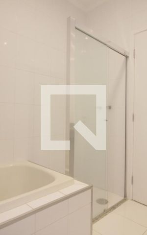 Casa de condomínio à venda com 300m², 3 quartos e 2 vagasBanheiro da Suíte