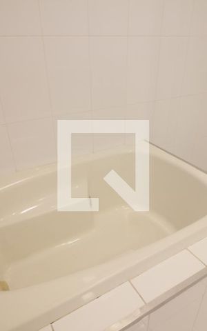 Casa de condomínio à venda com 300m², 3 quartos e 2 vagasBanheira