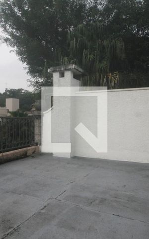 Casa de condomínio à venda com 300m², 3 quartos e 2 vagasVaranda