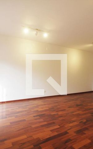 Casa de condomínio à venda com 300m², 3 quartos e 2 vagasSuíte