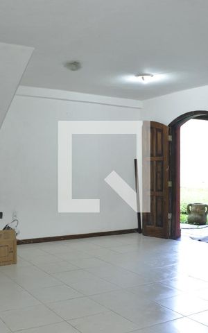 Casa para alugar com 240m², 4 quartos e 3 vagasSala