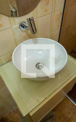 Apartamento à venda com 85m², 2 quartos e 1 vaga Apartamento à venda com 85m², 2 quartos e 1 vagaBanheiro