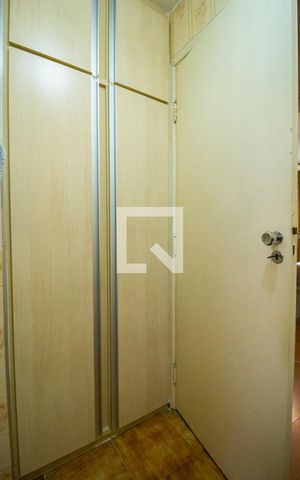 Apartamento à venda com 85m², 2 quartos e 1 vaga Apartamento à venda com 85m², 2 quartos e 1 vagaBanheiro