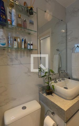 Apartamento à venda com 64m², 2 quartos e 1 vagaBanheiro da Suíte