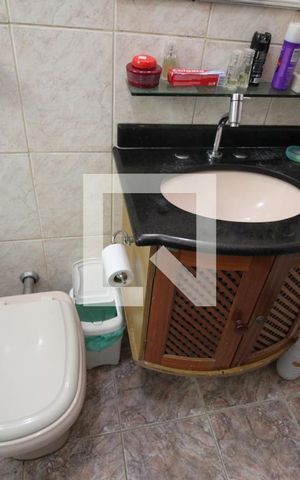 Casa para alugar com 240m², 3 quartos e 2 vagasBanheiro 2