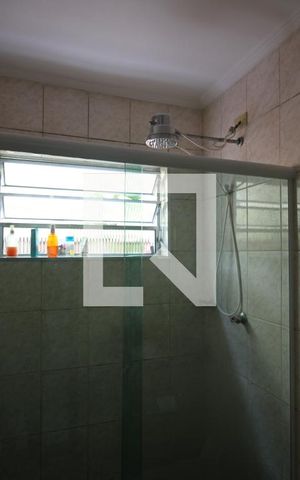 Casa para alugar com 240m², 3 quartos e 2 vagasBanheiro 2