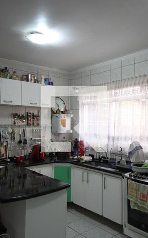 Casa para alugar com 240m², 3 quartos e 2 vagasCozinha