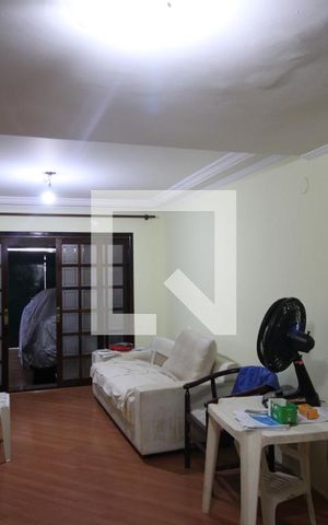 Casa para alugar com 240m², 3 quartos e 2 vagasSala