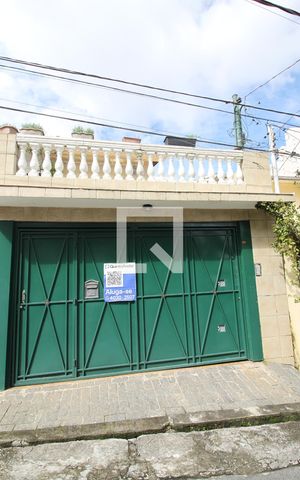 Casa para alugar com 240m², 3 quartos e 2 vagasFachada