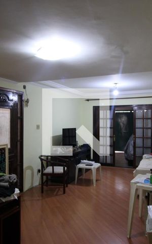 Casa para alugar com 240m², 3 quartos e 2 vagasSala