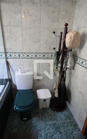 Casa para alugar com 240m², 3 quartos e 2 vagasBanheiro