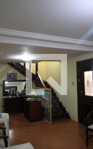 Casa para alugar com 240m², 3 quartos e 2 vagasSala