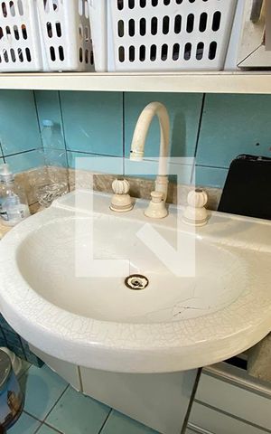 Apartamento à venda com 250m², 2 quartos e 2 vagasPia do Banheiro da Suíte