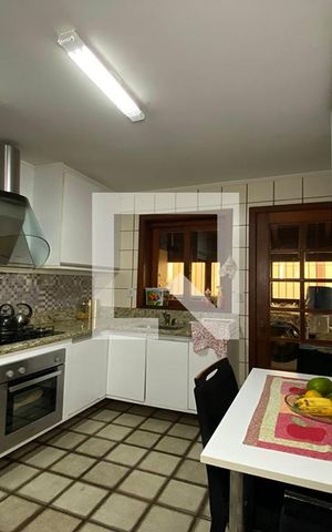 Apartamento à venda com 250m², 2 quartos e 2 vagasCozinha
