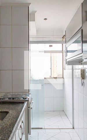 Apartamento para alugar com 48m², 2 quartos e 2 vagas Apartamento para alugar com 48m², 2 quartos e 2 vagasCozinha