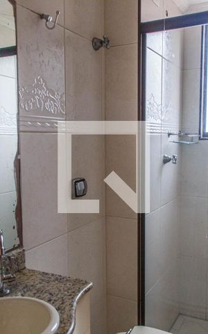 Apartamento para alugar com 48m², 2 quartos e 2 vagas Apartamento para alugar com 48m², 2 quartos e 2 vagasBanheiro