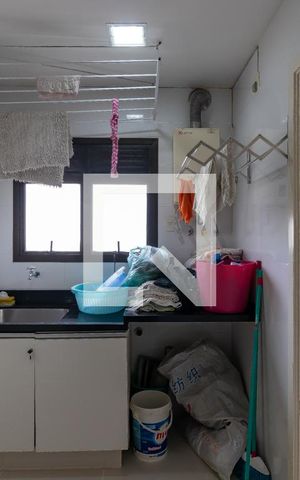 Apartamento à venda com 187m², 3 quartos e 3 vagas Apartamento à venda com 187m², 3 quartos e 3 vagasÁrea Serviço