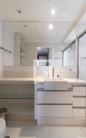 Apartamento à venda com 187m², 3 quartos e 3 vagas Apartamento à venda com 187m², 3 quartos e 3 vagasSuíte 2
