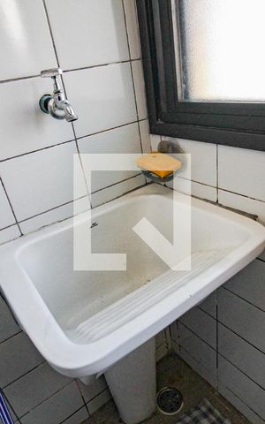 Apartamento para alugar com 67m², 2 quartos e 1 vagaarea de serviço