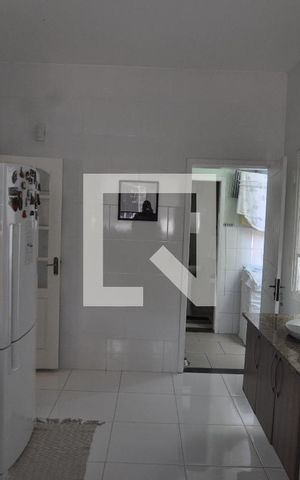 Casa de condomínio à venda com 173m², 3 quartos e 1 vagaCozinha - Armários