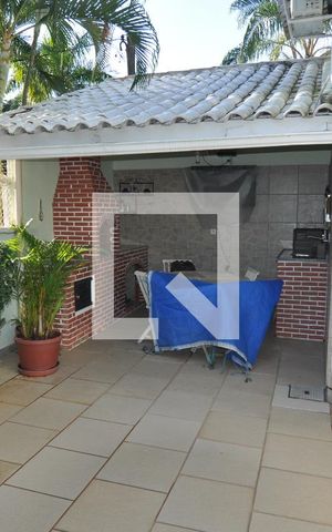 Casa de condomínio à venda com 173m², 3 quartos e 1 vagaQuintal e Churrasqueira