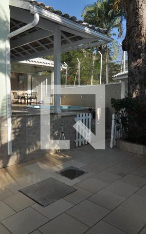 Casa de condomínio à venda com 173m², 3 quartos e 1 vagaQuintal
