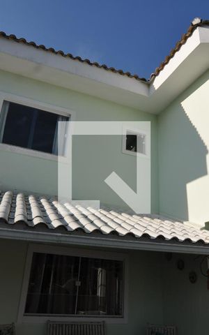 Casa de condomínio à venda com 173m², 3 quartos e 1 vagaFachada