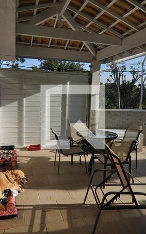 Casa de condomínio à venda com 173m², 3 quartos e 1 vagaGaragem