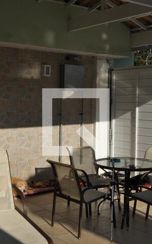 Casa de condomínio à venda com 173m², 3 quartos e 1 vagaGaragem