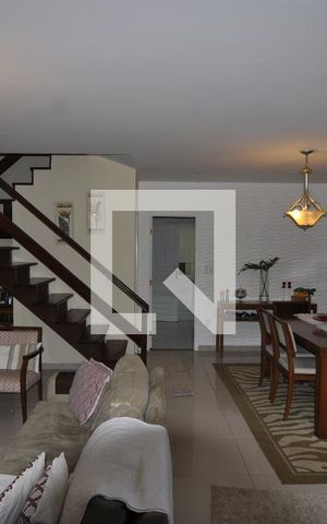 Casa de condomínio à venda com 173m², 3 quartos e 1 vagaSala