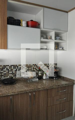 Casa de condomínio à venda com 173m², 3 quartos e 1 vagaCozinha - Armários