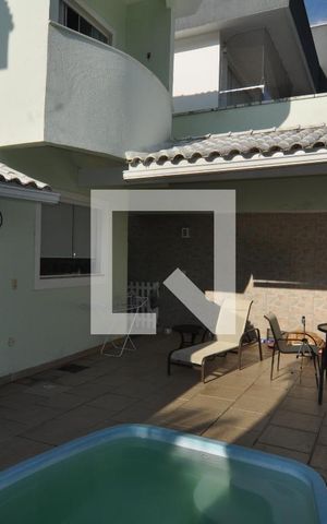 Casa de condomínio à venda com 173m², 3 quartos e 1 vagaQuintal