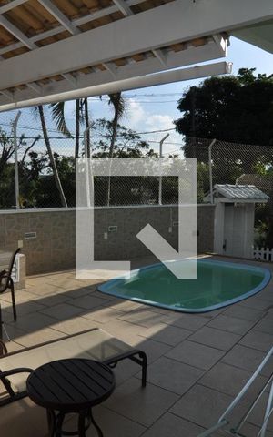 Casa de condomínio à venda com 173m², 3 quartos e 1 vagaQuintal