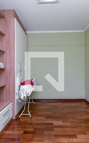 Casa à venda com 280m², 4 quartos e 6 vagas Casa à venda com 280m², 4 quartos e 6 vagasQuarto 1