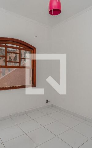 Casa à venda com 280m², 4 quartos e 6 vagas Casa à venda com 280m², 4 quartos e 6 vagasQuarto de Serviço