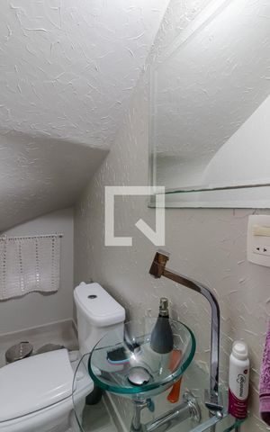 Casa à venda com 210m², 4 quartos e 4 vagas Casa à venda com 210m², 4 quartos e 4 vagasLavabo