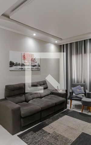 Casa à venda com 210m², 4 quartos e 4 vagas Casa à venda com 210m², 4 quartos e 4 vagasSala