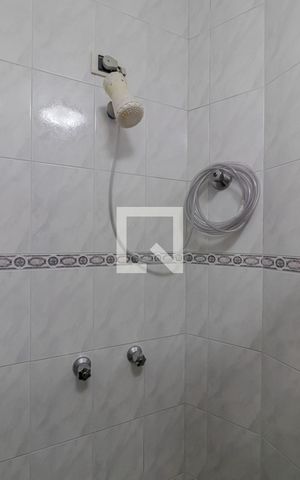 Casa à venda com 210m², 4 quartos e 4 vagas Casa à venda com 210m², 4 quartos e 4 vagasBanheiro de Serviço