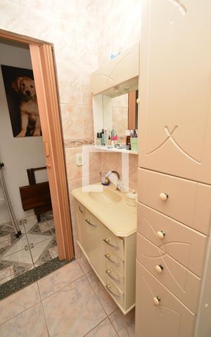 Casa à venda com 138m², 3 quartos e 2 vagasBanheiro