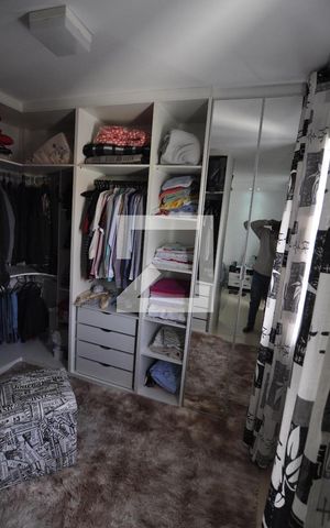 Casa à venda com 247m², 4 quartos e 4 vagasCloset