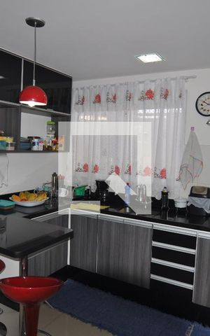 Casa à venda com 247m², 4 quartos e 4 vagasCozinha - Armários