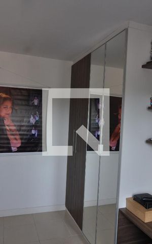 Casa à venda com 247m², 4 quartos e 4 vagasQuarto 4 - Armários